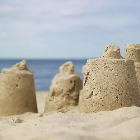 In By The Beach, Cleaning Included Ferienhaus *